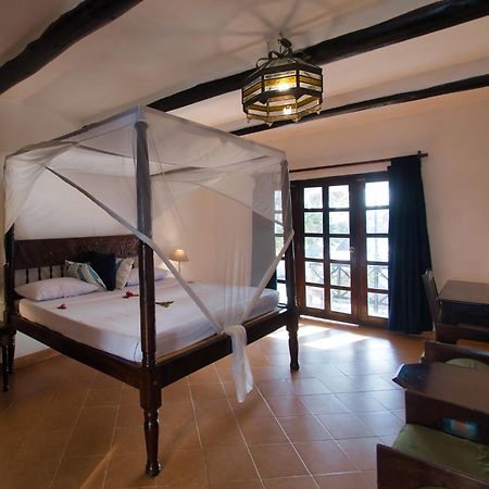 Barracuda Inn Resort Watamu Exterior photo