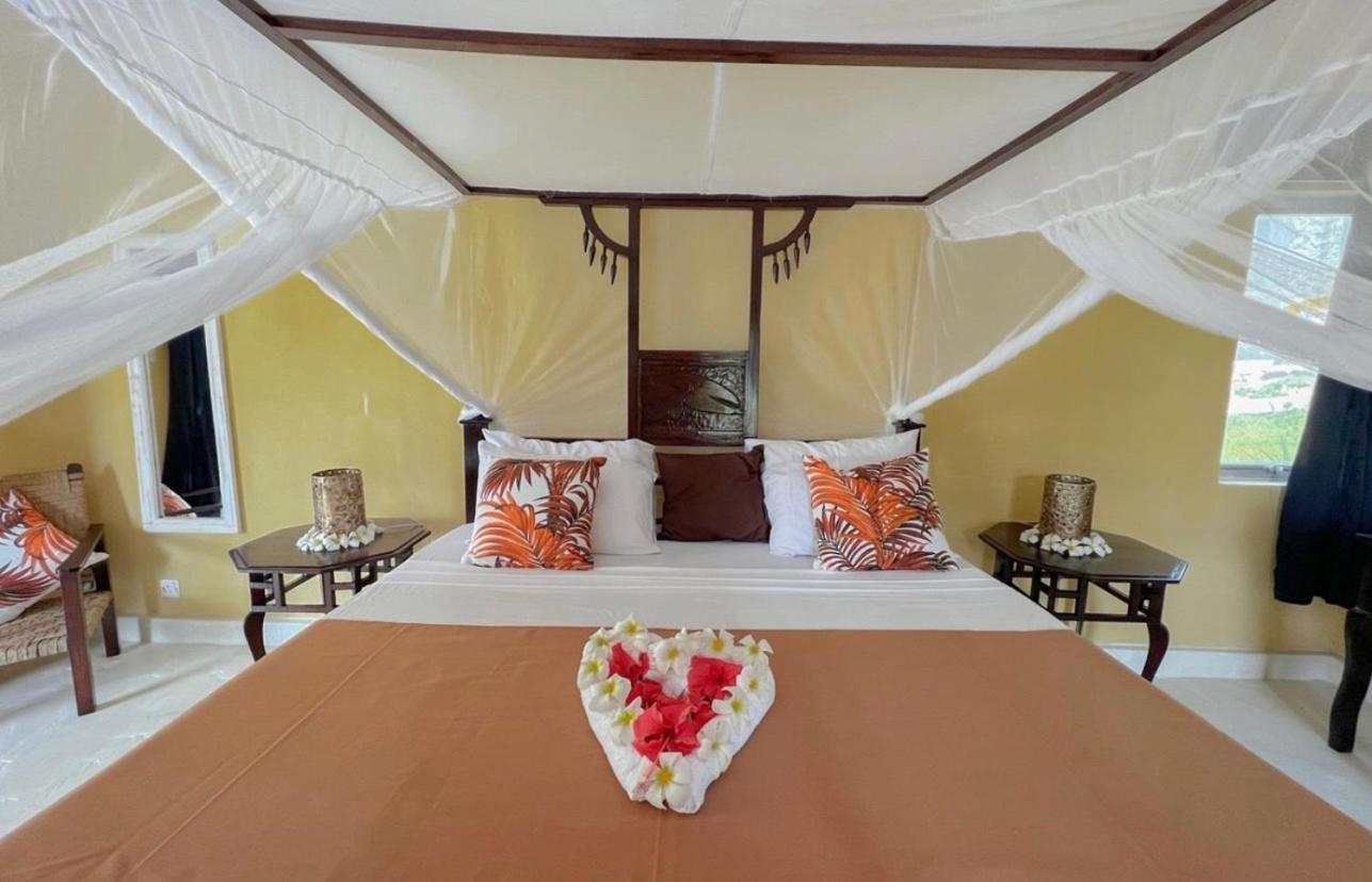 Barracuda Inn Resort Watamu Exterior photo