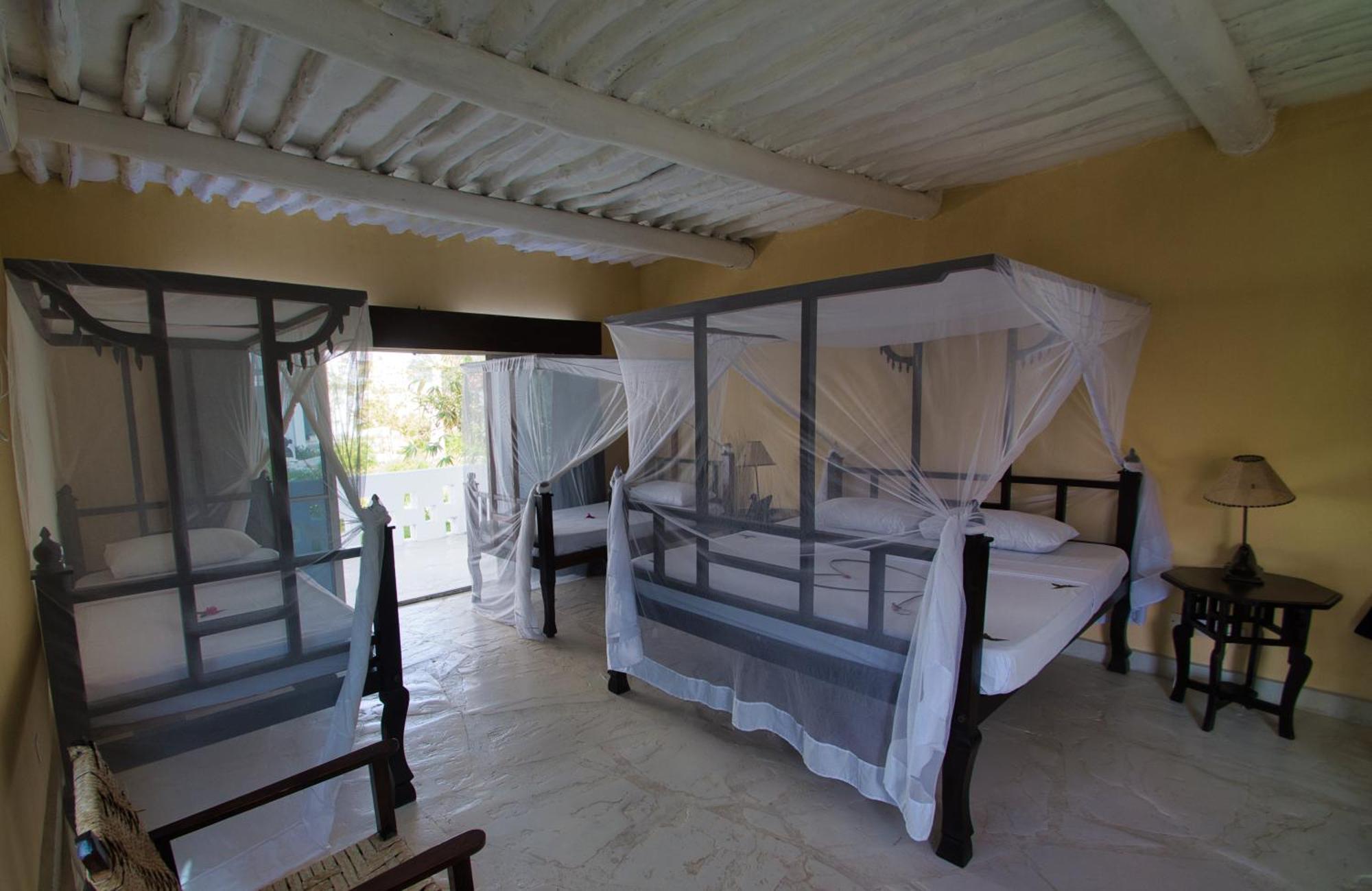 Barracuda Inn Resort Watamu Exterior photo