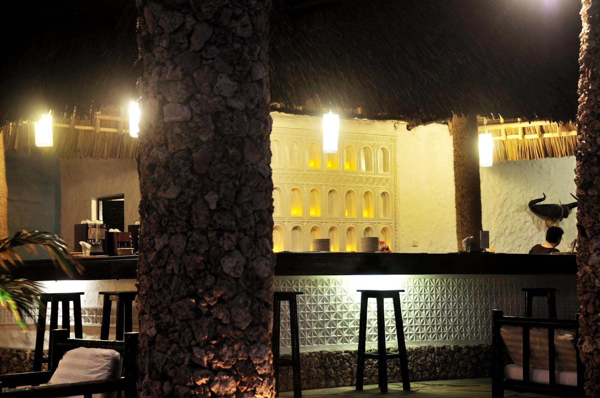 Barracuda Inn Resort Watamu Exterior photo