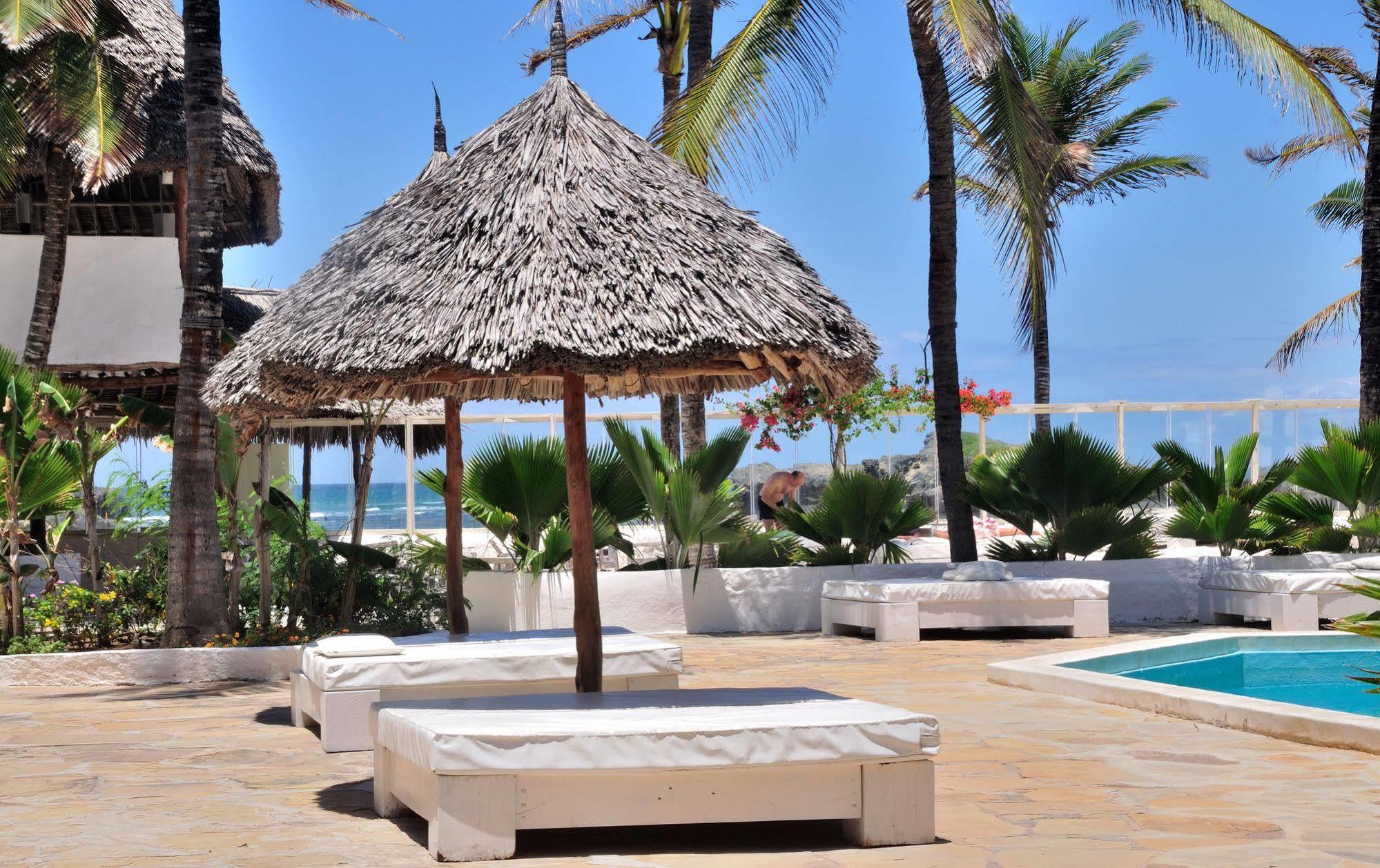Barracuda Inn Resort Watamu Exterior photo